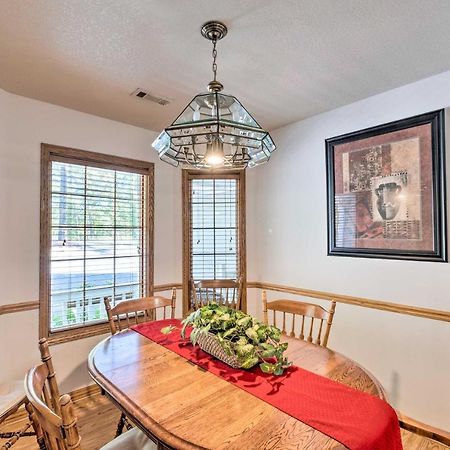 Beautiful Ozark Oasis With Deck Walk To Beaver Lake 로저스 외부 사진