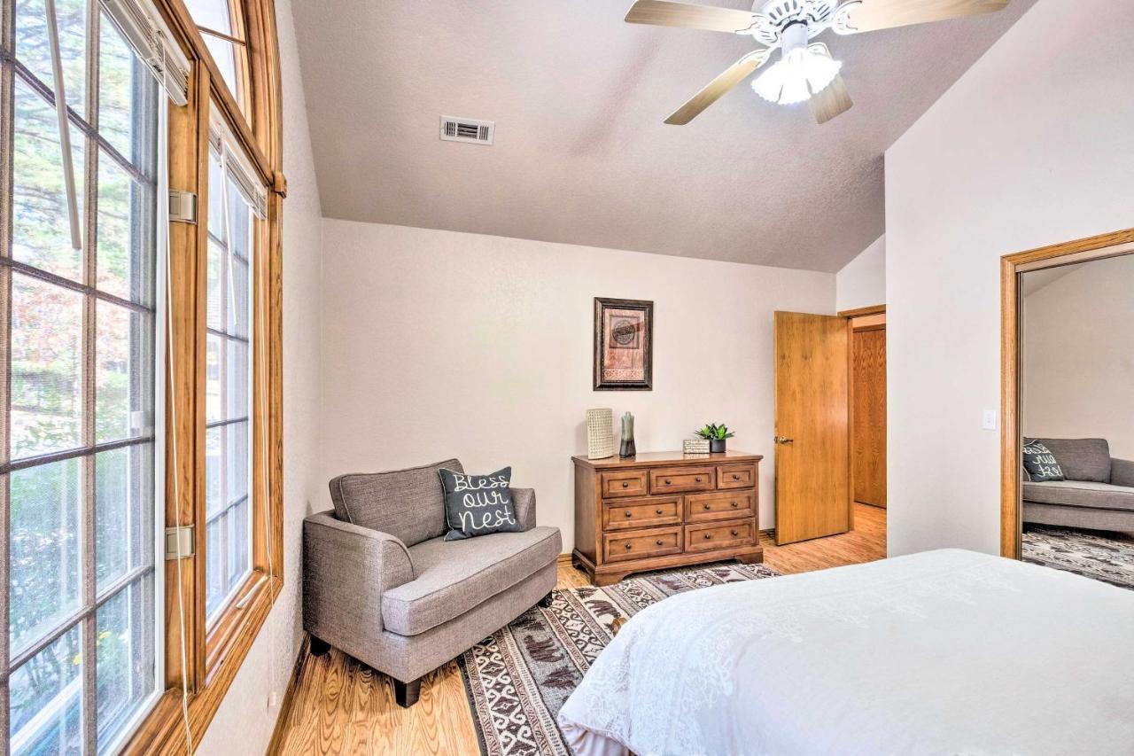 Beautiful Ozark Oasis With Deck Walk To Beaver Lake 로저스 외부 사진